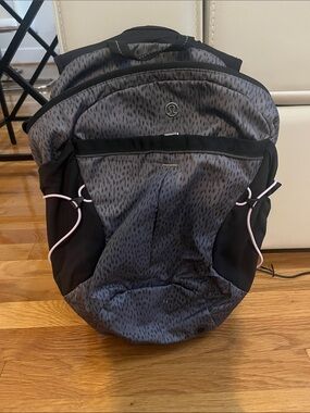 britax b safe car seat base Poplar S Convertible Sand Onyx Super Cute Baby Pink Bass casting The Alpine base is Colour:Blue Ribbon